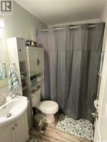 2018 8Th Street, Rosthern, SK - Indoor Photo Showing Bathroom