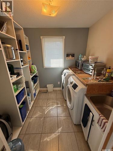 705 Northridge Court, Shellbrook, SK - Indoor Photo Showing Laundry Room