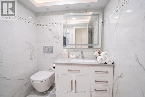 1810 - 11 Wincott Drive, Toronto, ON - Indoor Photo Showing Bathroom