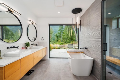 3300 Ferguson Rd, Nanaimo, BC 