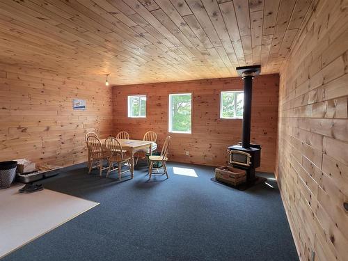 2 Moore Bay, Kenora, ON - Indoor Photo Showing Other Room