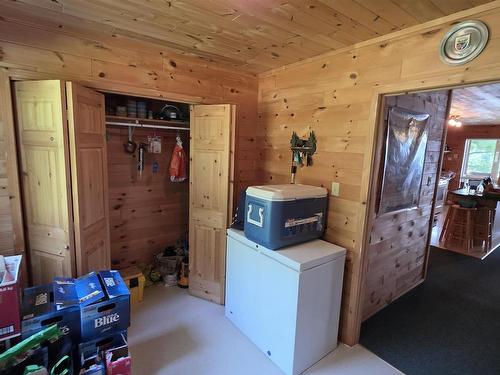 2 Moore Bay, Kenora, ON - Indoor Photo Showing Other Room