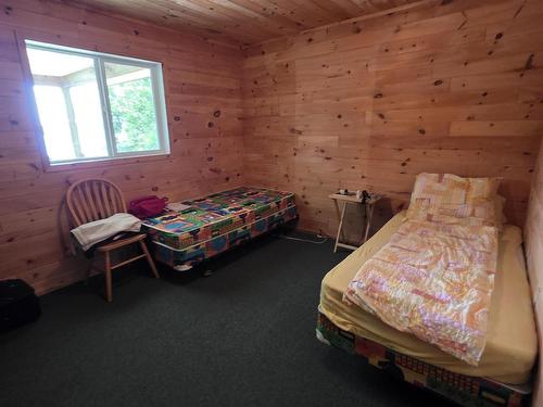 2 Moore Bay, Kenora, ON - Indoor Photo Showing Bedroom