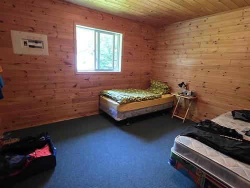 2 Moore Bay, Kenora, ON - Indoor Photo Showing Bedroom