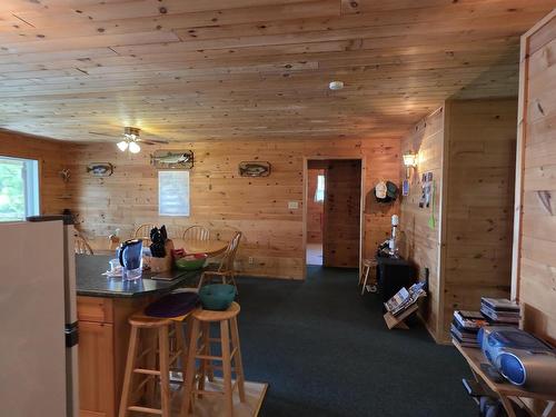 2 Moore Bay, Kenora, ON - Indoor Photo Showing Other Room
