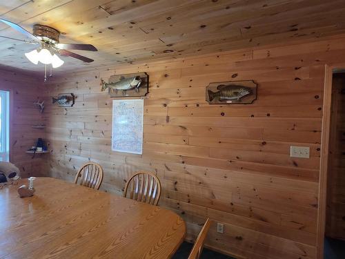2 Moore Bay, Kenora, ON - Indoor Photo Showing Dining Room