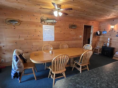 2 Moore Bay, Kenora, ON - Indoor Photo Showing Dining Room