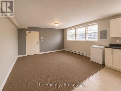 2 - 143 WESTCHESTER CRESCENT , St. Catharines (E. Chester), Ontario L2P 2N8 5