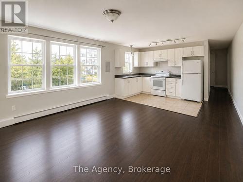 5 - 143 WESTCHESTER CRESCENT , St. Catharines (E. Chester), Ontario L2P 2N8 3