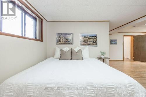 1928 Champlain Road, Tiny, ON - Indoor Photo Showing Bedroom