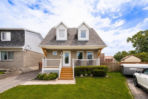 3757 Rue Lévesque  Longueuil (Saint-Hubert), QC J3Y 8C9