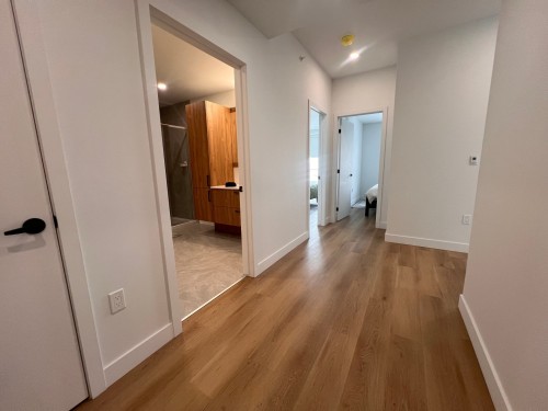 Corridor - 202-282 Rue Du Cardinal, Saint-Amable, QC 