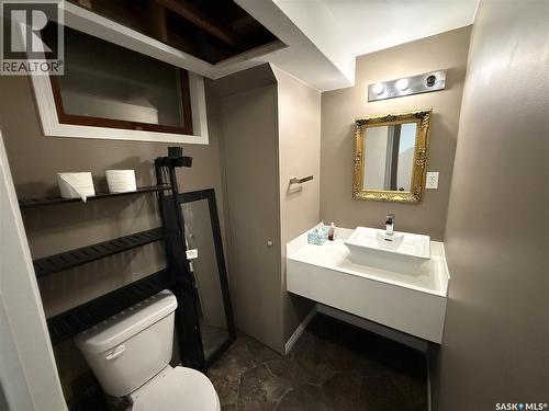 1141 Hartney Avenue, Weyburn, SK - Indoor Photo Showing Bathroom