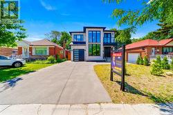 856 KENNEDY ROAD  Toronto, ON M1K 2E7