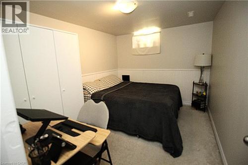 Recessed window, ceiling-mounted light fixture, and carpeting - 35 Garden Crescent, Hamilton, ON - Indoor