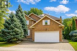 51 LEIGHLAND DRIVE  Markham, ON L3R 7R8