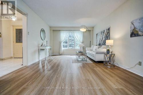 51 Leighland Drive, Markham, ON - Indoor Photo Showing Living Room