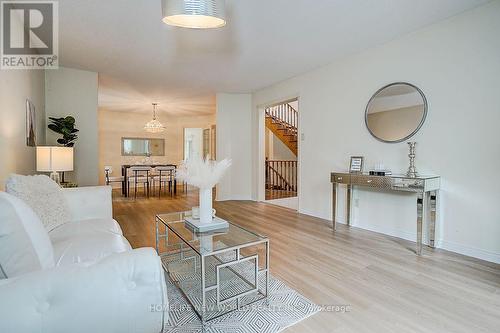 51 Leighland Drive, Markham, ON - Indoor Photo Showing Living Room