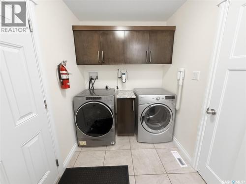 845 Prestwick Drive, Swift Current, SK - Indoor Photo Showing Laundry Room