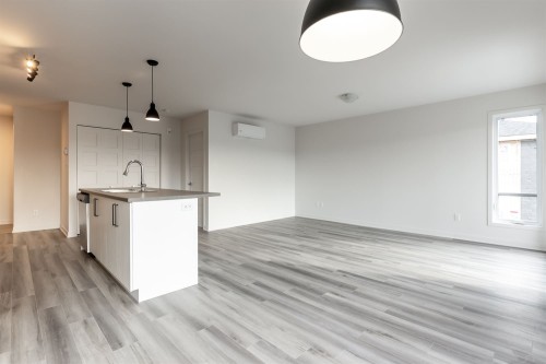 Living Room - 306-300 Rue Du Grenoble, Lachute, QC - Indoor Photo Showing Kitchen