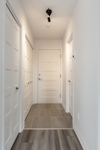 Hall d'entrée/Vestibule - 304-300 Rue Du Grenoble, Lachute, QC - Indoor Photo Showing Other Room