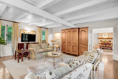 Salon - 330 Ch. Des Neiges, Piedmont, QC - Indoor Photo Showing Living Room