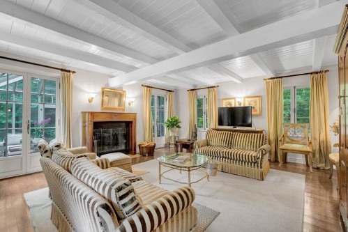 Salon - 330 Ch. Des Neiges, Piedmont, QC - Indoor Photo Showing Living Room With Fireplace