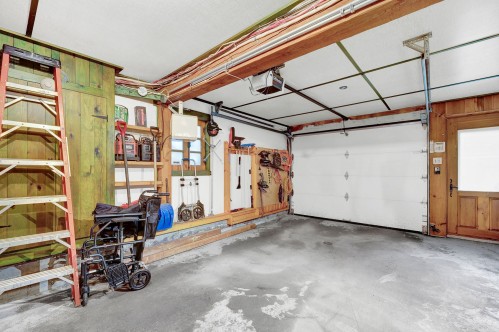 Garage - 330 Ch. Des Neiges, Piedmont, QC - Indoor Photo Showing Garage