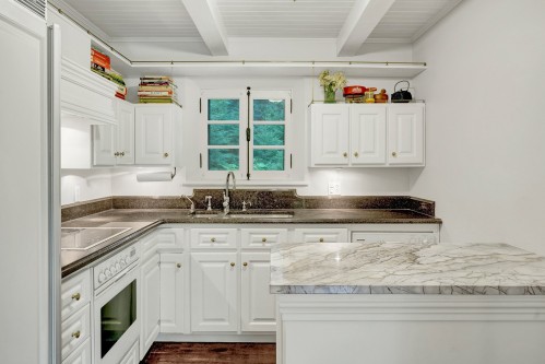 Cuisine - 330 Ch. Des Neiges, Piedmont, QC - Indoor Photo Showing Kitchen