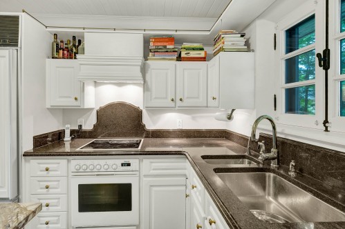 Cuisine - 330 Ch. Des Neiges, Piedmont, QC - Indoor Photo Showing Kitchen With Double Sink