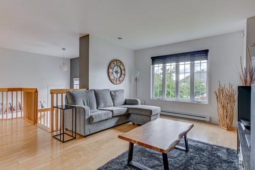 Salon - 1805 Rue Albani, Saint-Jérôme, QC - Indoor Photo Showing Living Room