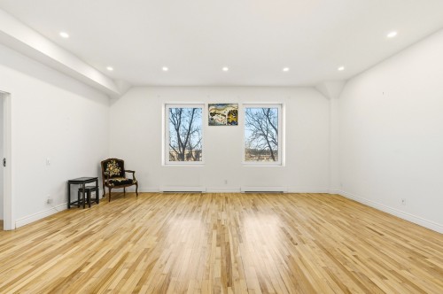 Salon - 409-30 Ch. Bates, Montréal (Outremont), QC - Indoor Photo Showing Other Room
