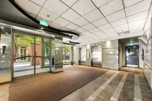 Hall d'entrée/Vestibule - 409-30 Ch. Bates, Montréal (Outremont), QC - Indoor Photo Showing Other Room