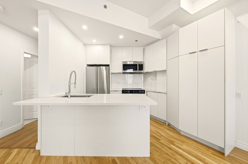 Cuisine - 409-30 Ch. Bates, Montréal (Outremont), QC - Indoor Photo Showing Kitchen With Upgraded Kitchen
