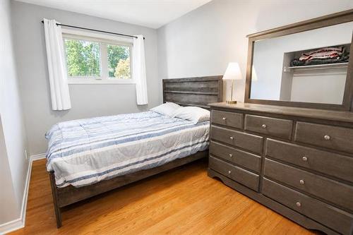 5 Connaught Pl, Pinawa, MB - Indoor Photo Showing Bedroom