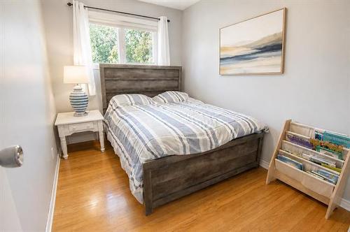 5 Connaught Pl, Pinawa, MB - Indoor Photo Showing Bedroom