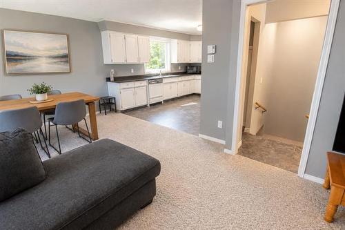 5 Connaught Pl, Pinawa, MB - Indoor
