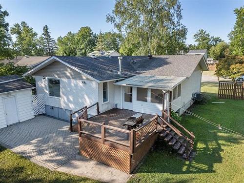 5 Connaught Pl, Pinawa, MB - Outdoor With Deck Patio Veranda With Exterior