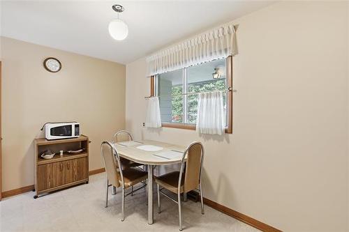 30 Woodcrest Dr, Winnipeg, MB - Indoor Photo Showing Dining Room