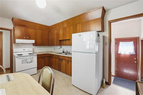 30 Woodcrest Dr, Winnipeg, MB - Indoor Photo Showing Kitchen