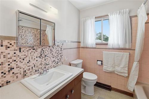 30 Woodcrest Dr, Winnipeg, MB - Indoor Photo Showing Bathroom