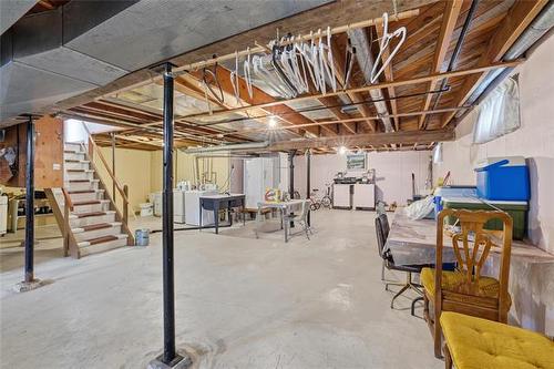30 Woodcrest Dr, Winnipeg, MB - Indoor Photo Showing Basement