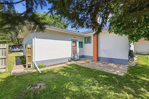 30 Woodcrest Dr, Winnipeg, MB - Outdoor