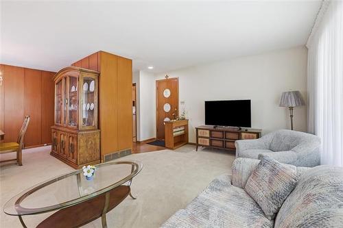 30 Woodcrest Dr, Winnipeg, MB - Indoor