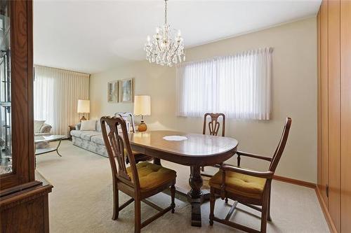 30 Woodcrest Dr, Winnipeg, MB - Indoor Photo Showing Dining Room