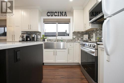 159 Mcfadden Ave, Sault Ste. Marie, ON - Indoor Photo Showing Kitchen With Upgraded Kitchen