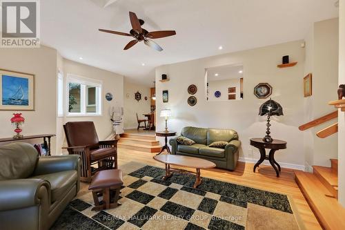 2692 Colman Street, Ottawa, ON - Indoor Photo Showing Living Room