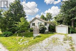 9 MAPLE GROVE STREET  Whitchurch-Stouffville, ON L4A 2X6