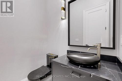 32 Cossar Avenue, Aurora, ON -  Photo Showing Bathroom