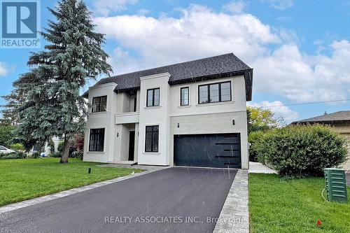 32 Cossar Avenue, Aurora, ON - Outdoor With Facade